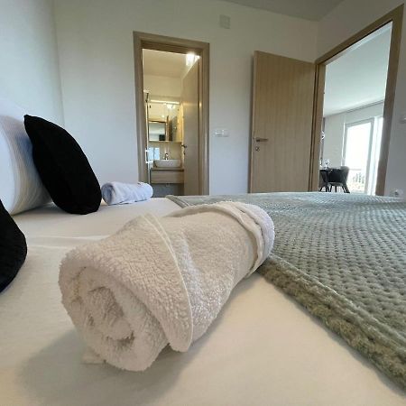 Apartmani Starigrad Paklenica - Danijel ภายนอก รูปภาพ