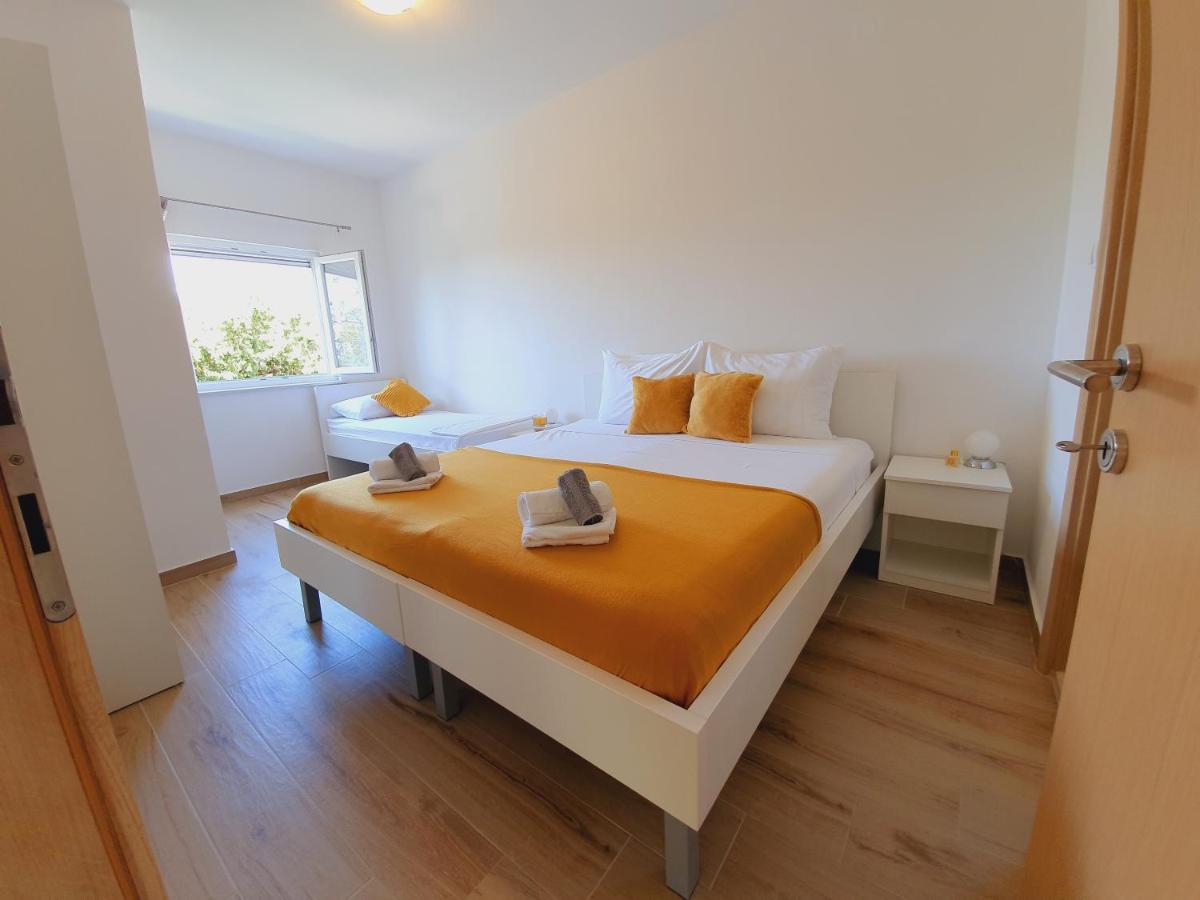 Apartmani Starigrad Paklenica - Danijel ภายนอก รูปภาพ