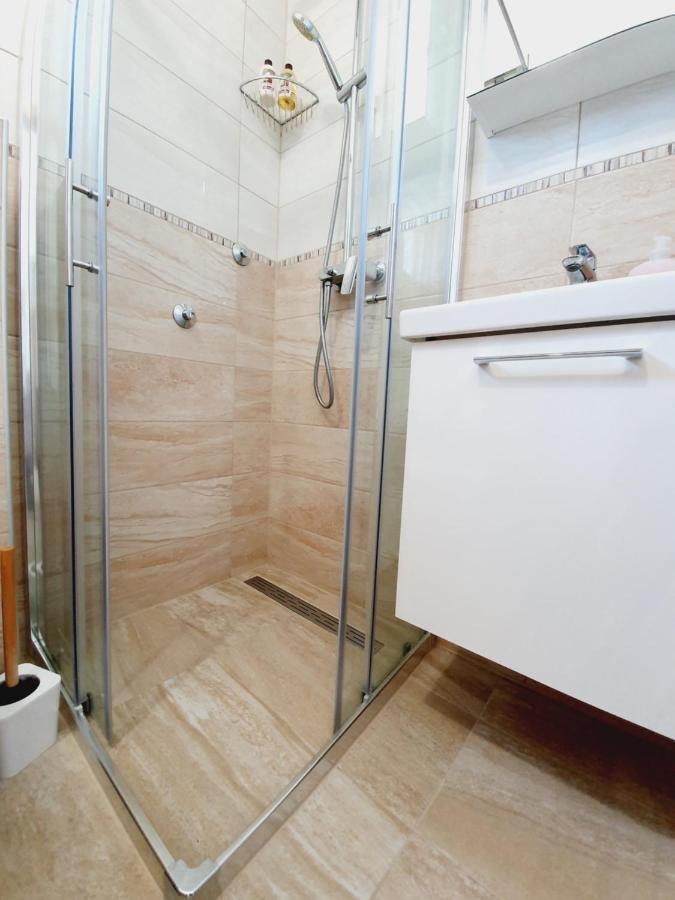 Apartmani Starigrad Paklenica - Danijel ภายนอก รูปภาพ