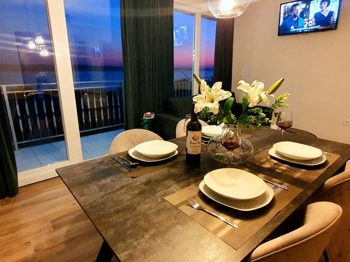 Apartmani Starigrad Paklenica - Danijel ภายนอก รูปภาพ