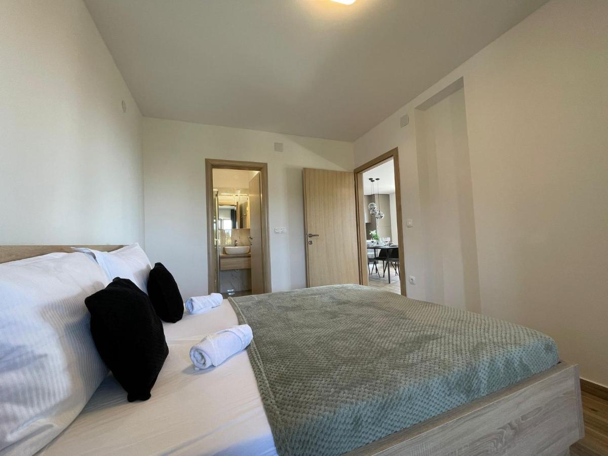 Apartmani Starigrad Paklenica - Danijel ภายนอก รูปภาพ