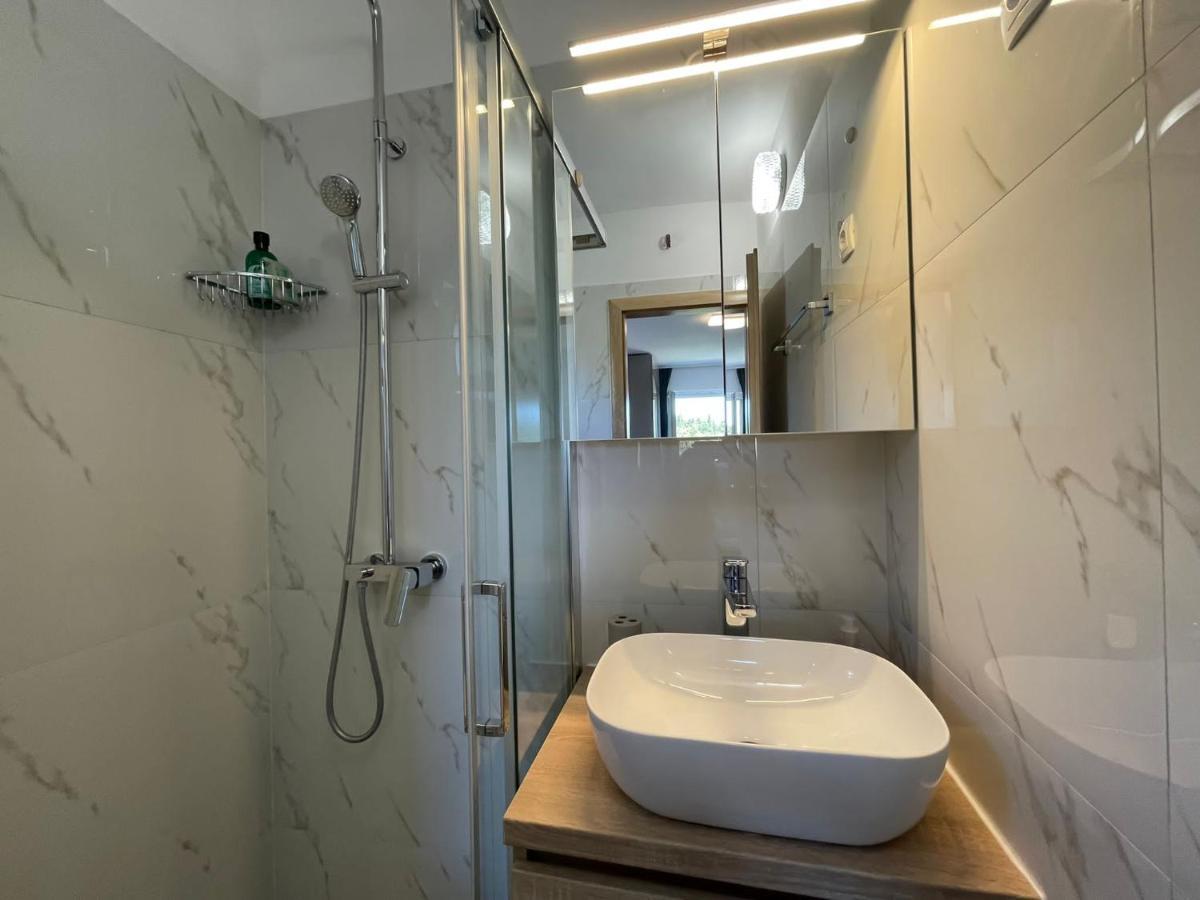 Apartmani Starigrad Paklenica - Danijel ภายนอก รูปภาพ