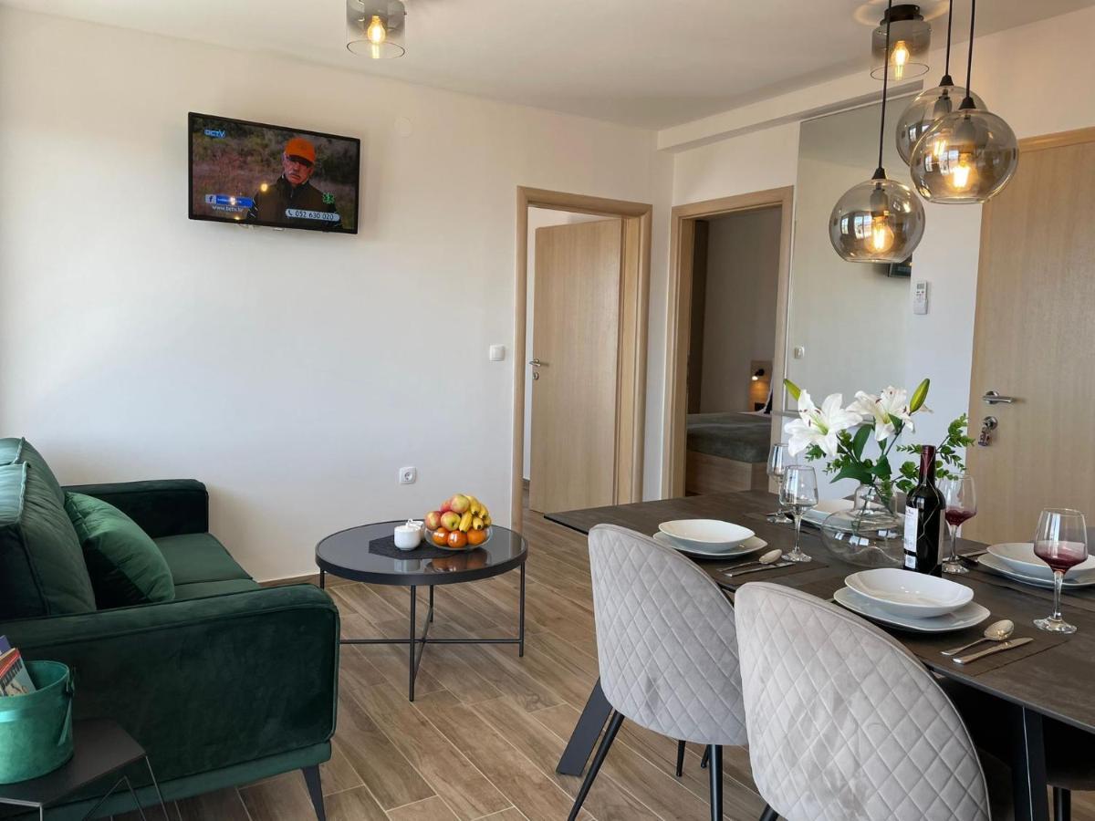 Apartmani Starigrad Paklenica - Danijel ภายนอก รูปภาพ