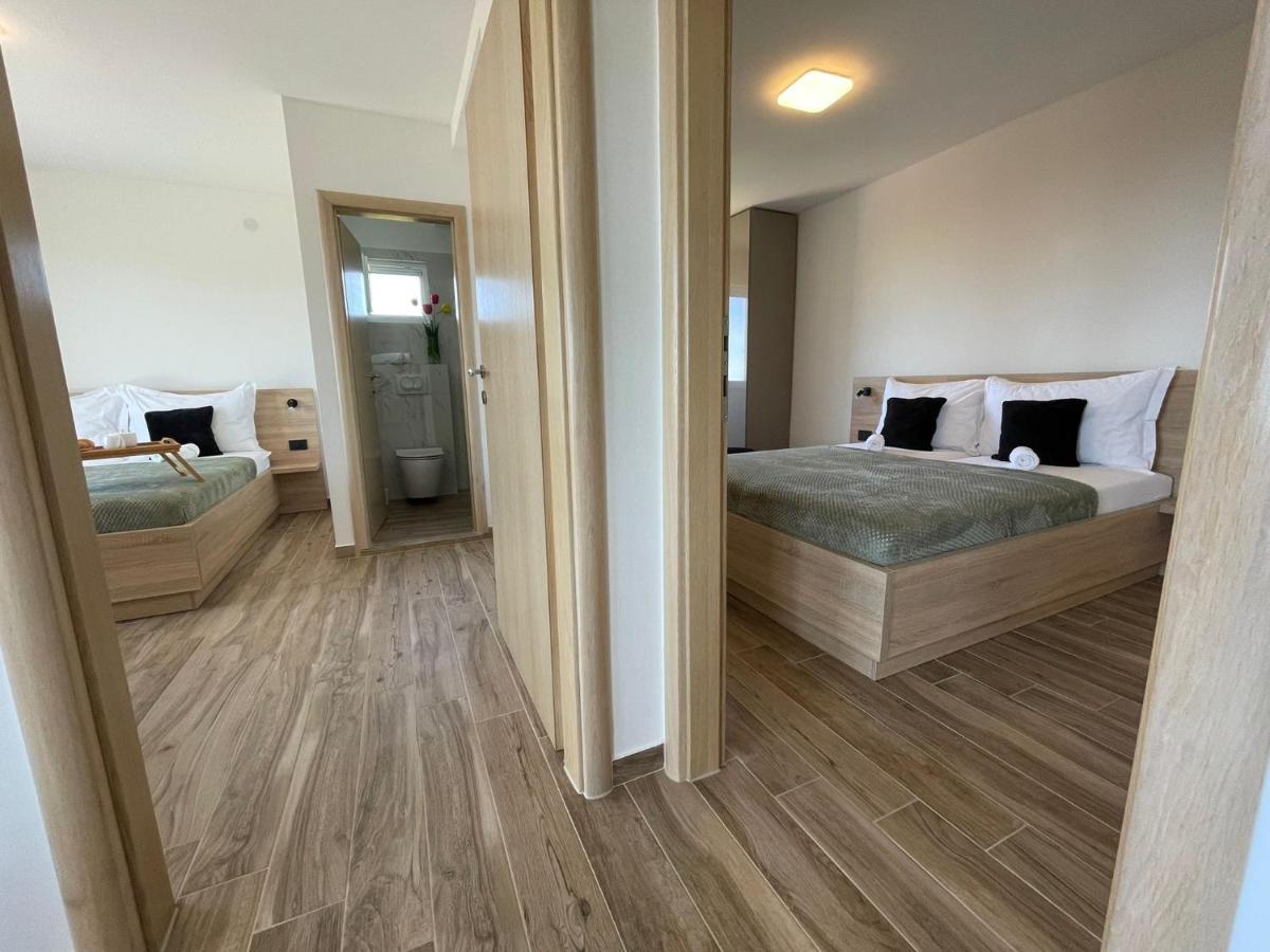 Apartmani Starigrad Paklenica - Danijel ภายนอก รูปภาพ